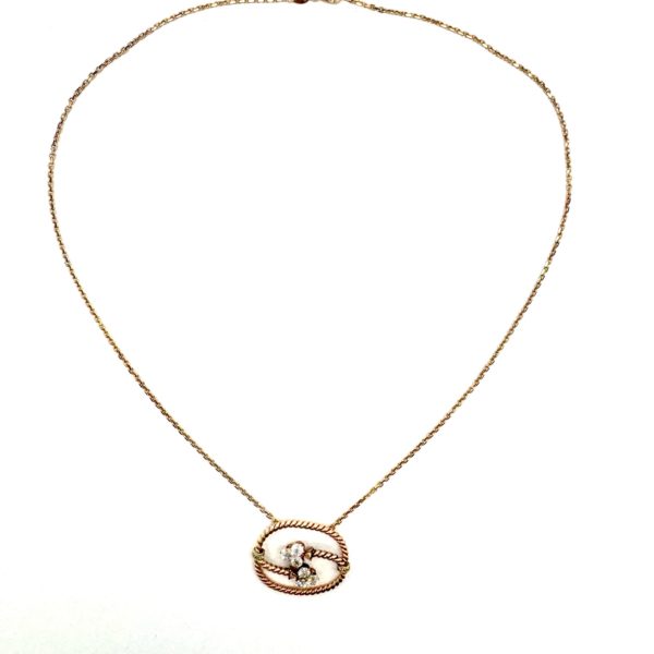 Zartes Collier mit Brillantanhänger